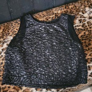 Crop Top Shimmering and lightweight... sz. large